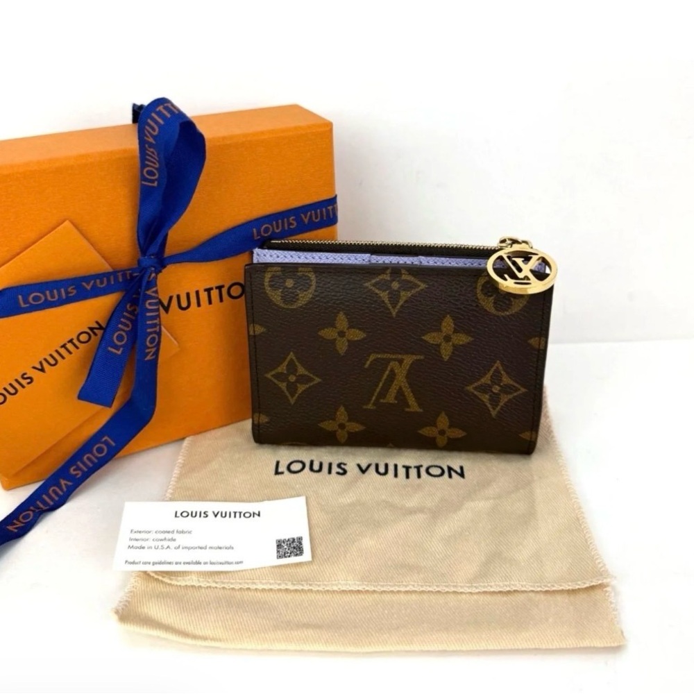 Louis Vuitton Lisa Monogram Wallet